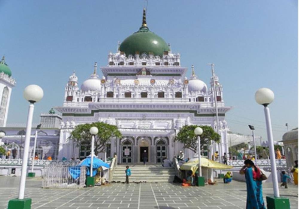 Deva Sharif Dargah: A Spiritual Journey to the Sacred Land of Peace and Blessings